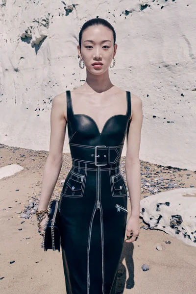 Look 16
